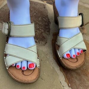 Born‎ Salina Leather Platform Clog Sandals Womens 9 Brown NWT Comfort